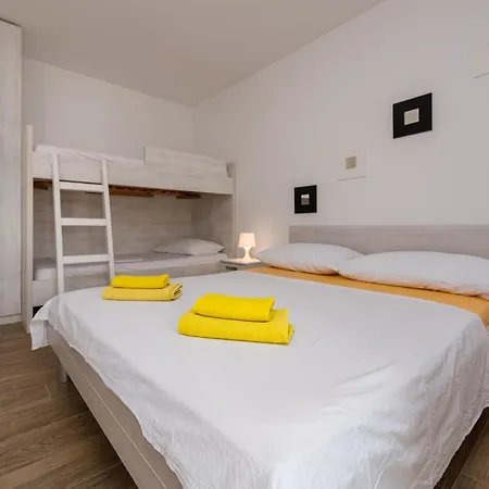 Lovely In With House Sea View * Povljana