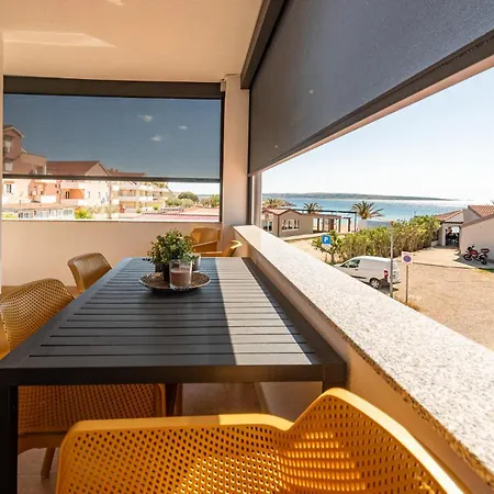 Lovely In With House Sea View *