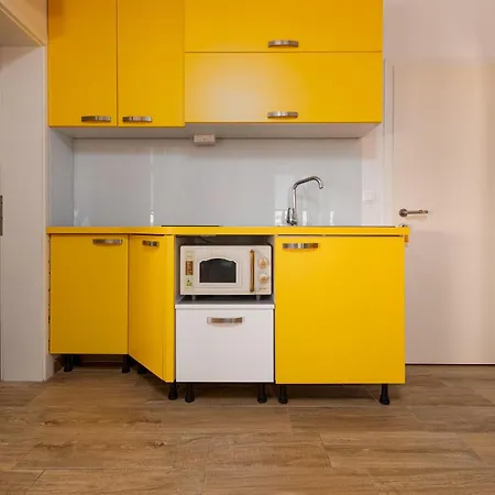 Apartament Lovely In With House Sea View Povljana